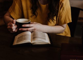 5 Instagrams Every Book Lover Should Follow