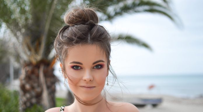 Quick and Easy Hairstyles to Combat Hot Days