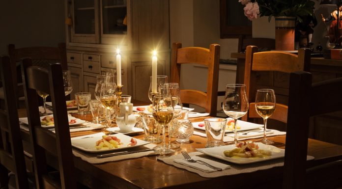 Your Table Will Shine Bright With These Stylish Ornaments