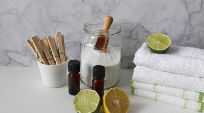 4 Awesome Cleaning Uses For Baking Soda