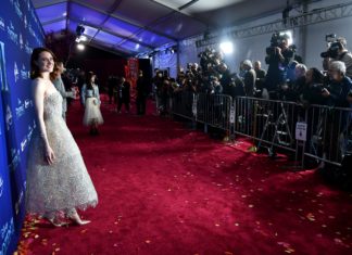 These Stunning Looks from the Premier of “Frozen 2” Are Giving Us Chills