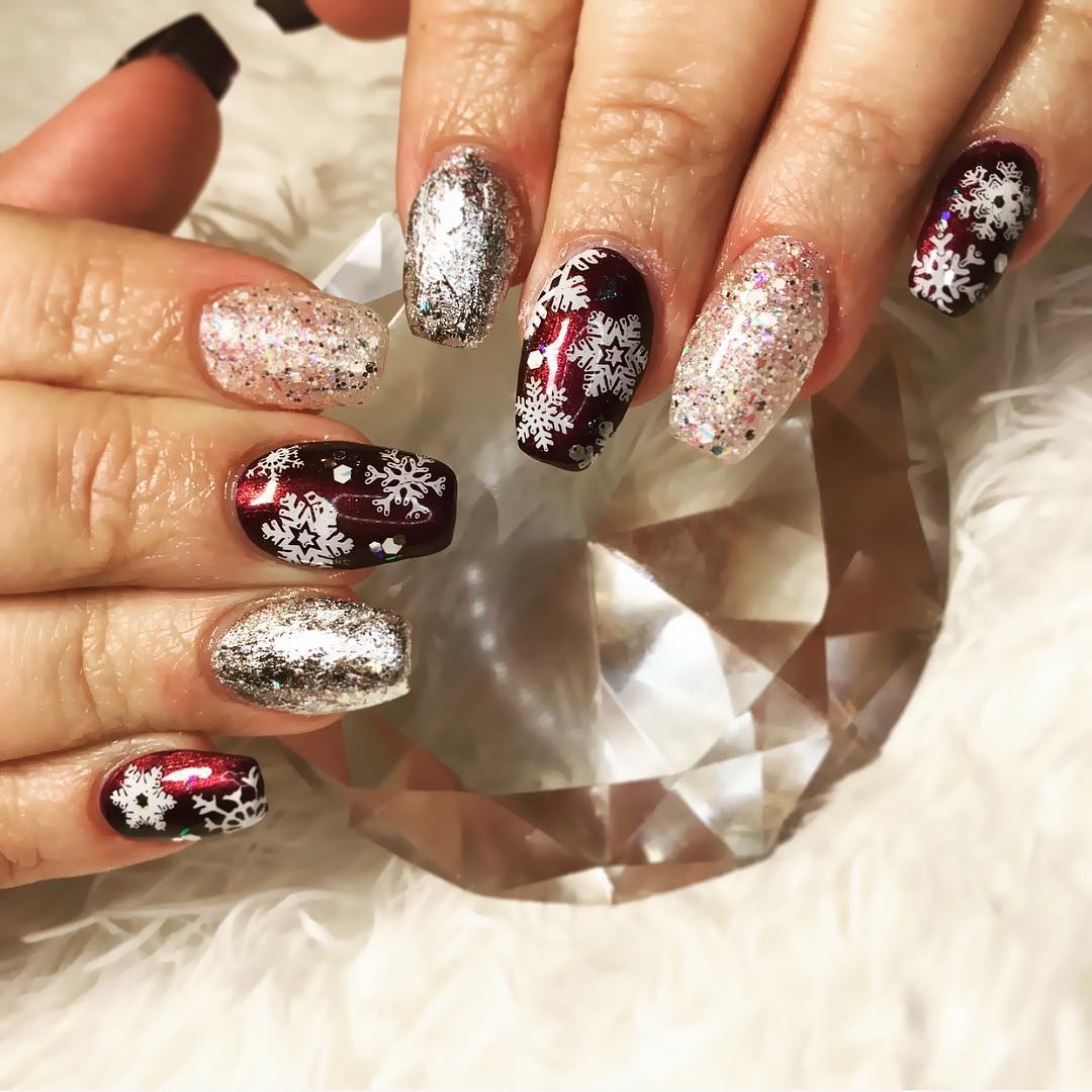 Cute Snowflake Nail Designs For This Winter - My Daily Magazine - Art ...