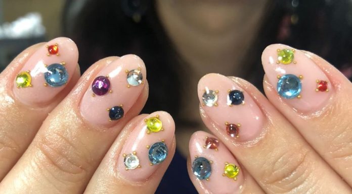 Chic Holiday Nails To Inspire Your Next Manicure