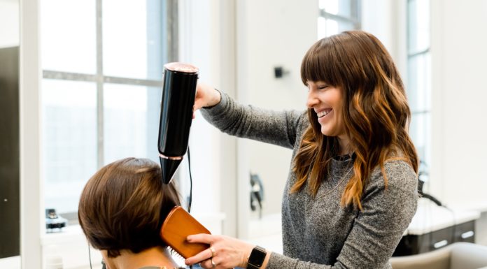 Here’s How Much You Should Tip Your Hairdresser