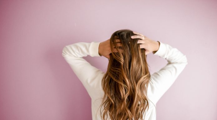 Pros and Cons of Using Dry Shampoo