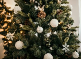 Use These Tips to Plan a Perfect Christmas Movie Marathon