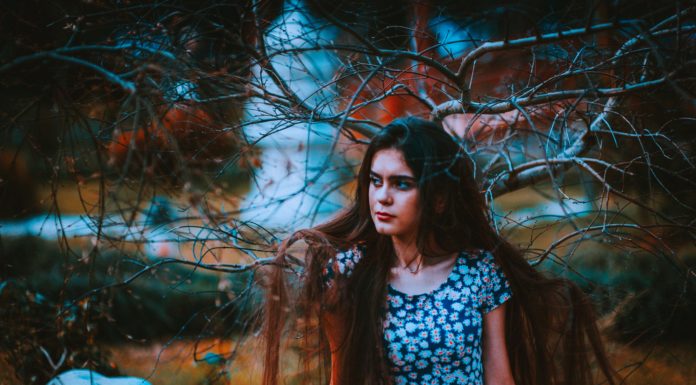 How To Make Your Own Hair Detangler