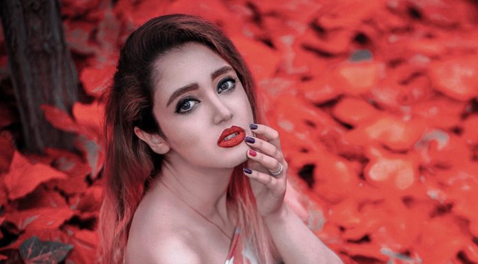 Matching Your Nails to Your Makeup is the New Beauty Trend