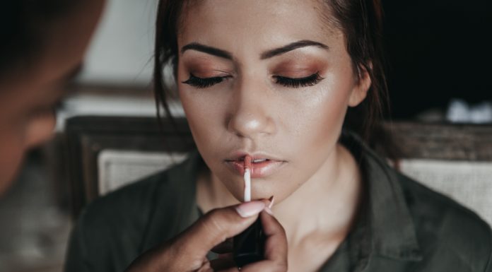 This is the Best DIY Eyelash Growth Serum