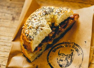 This Everything Bagel Seasoning Pares Well With Tons of Foods