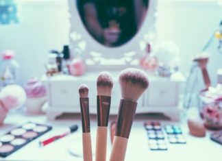 Easy Tips For Cleaning Your Makeup Brushes