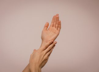 In 2020, Get Rid of These Habits That Are Bad for Your Skin