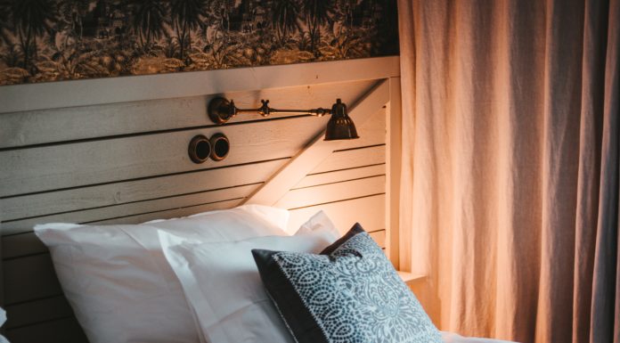 These Common Bedtime Rituals Aren’t Doing You Any Good