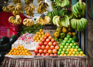 Eat Healthier Food During Your Travels with These Useful Tips