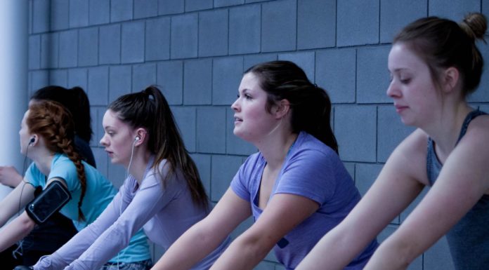 Is it Better to Workout at Home or at the Gym?