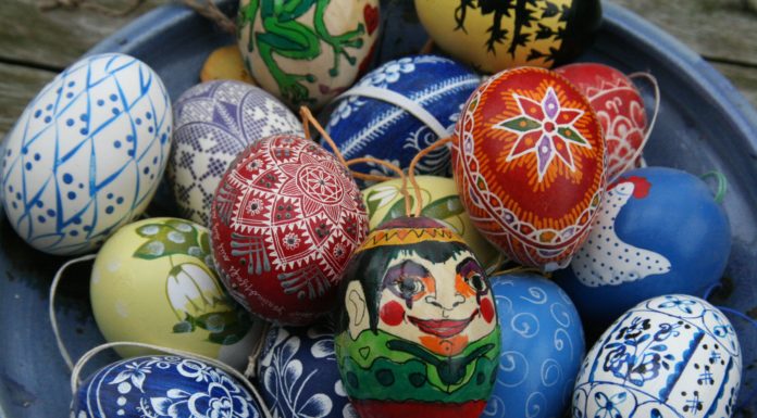 Discover Dozens of Ways to Color Your Easter Eggs in One Single Clip