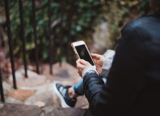 Should You Reach Out To People From Your Past While in Isolation?