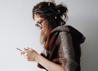 Messy Hairstyles for a Cozy Weekend at Home