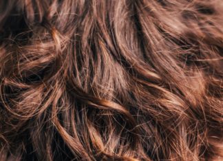How To Safely Detangle Your Hair Knots