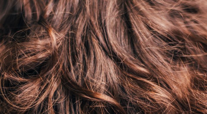 How To Safely Detangle Your Hair Knots