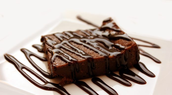 This Flourless Chocolate Cake is So Decadent