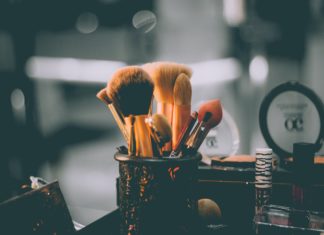 Brush or Sponge — Which Is Better for Applying Makeup?