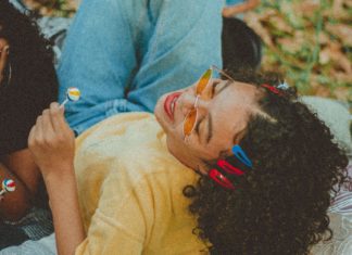 90s Hair Clips are Back and Better Than Ever Before!