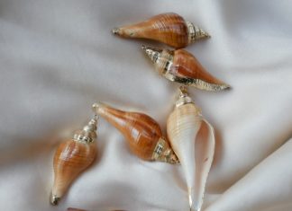 Best Ways to Wear Seashell Jewelry This Summer