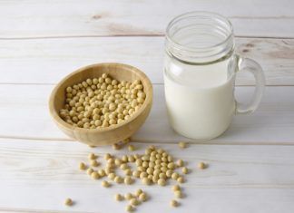 How to Make Homemade Soy Milk