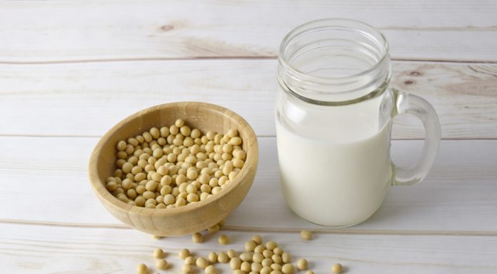 How to Make Homemade Soy Milk