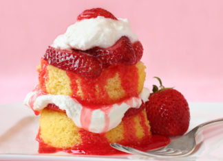 Strawberry Shortcake Parfaits are the Perfect Summer Dessert!