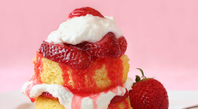 Strawberry Shortcake Parfaits are the Perfect Summer Dessert!
