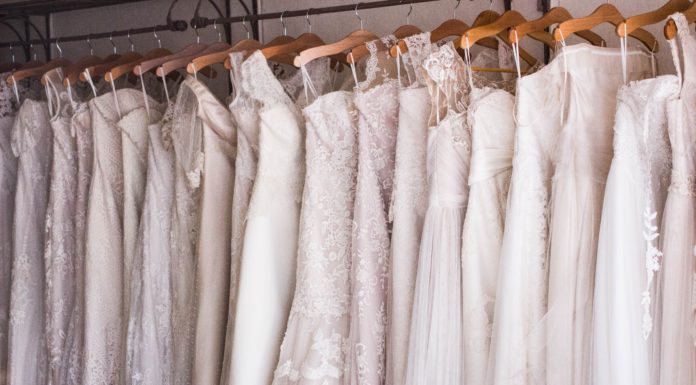 Thinking of Wearing a Vintage Wedding Dress? Here are 4 Things to Keep in Mind