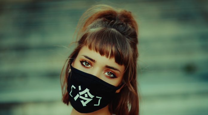 Do You Have Tan Line From Face Masks? Here’s How to Get Rid of Them