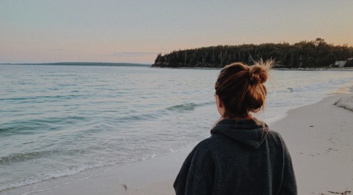 How to Create a Perfect Messy Bun in 3 Easy Steps