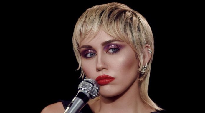 Red Lipstick is Making a Major Comeback This Fall