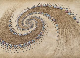 Jon Foreman is Arranging Stones and Pebbles into Amazing Works of Art