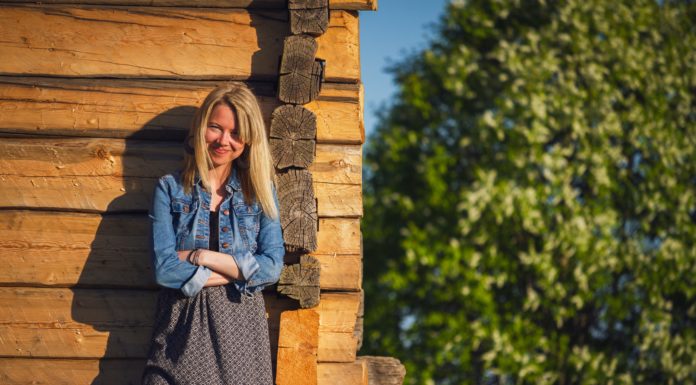 Cool Ways to Style an Oversized Denim Jacket