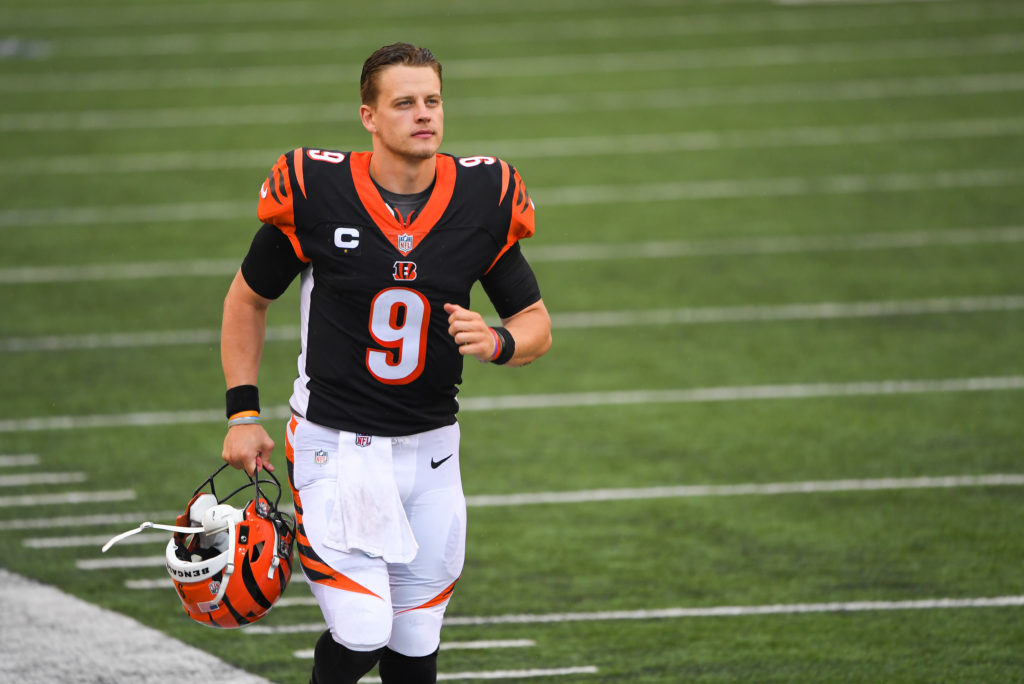 Bengals' Rookie QB Joe Burrow Suffers Multiple Knee Injuries, Out for ...