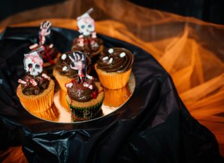 Cute And Creepy Halloween Cupcake Ideas To Try This Year