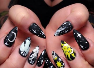 Tarot Card Manicures Are Taking the Nail Art World by Storm