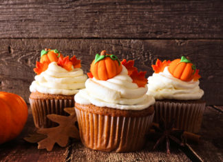 Make Thanksgiving Dessert More Interesting With These Themed Cupcakes