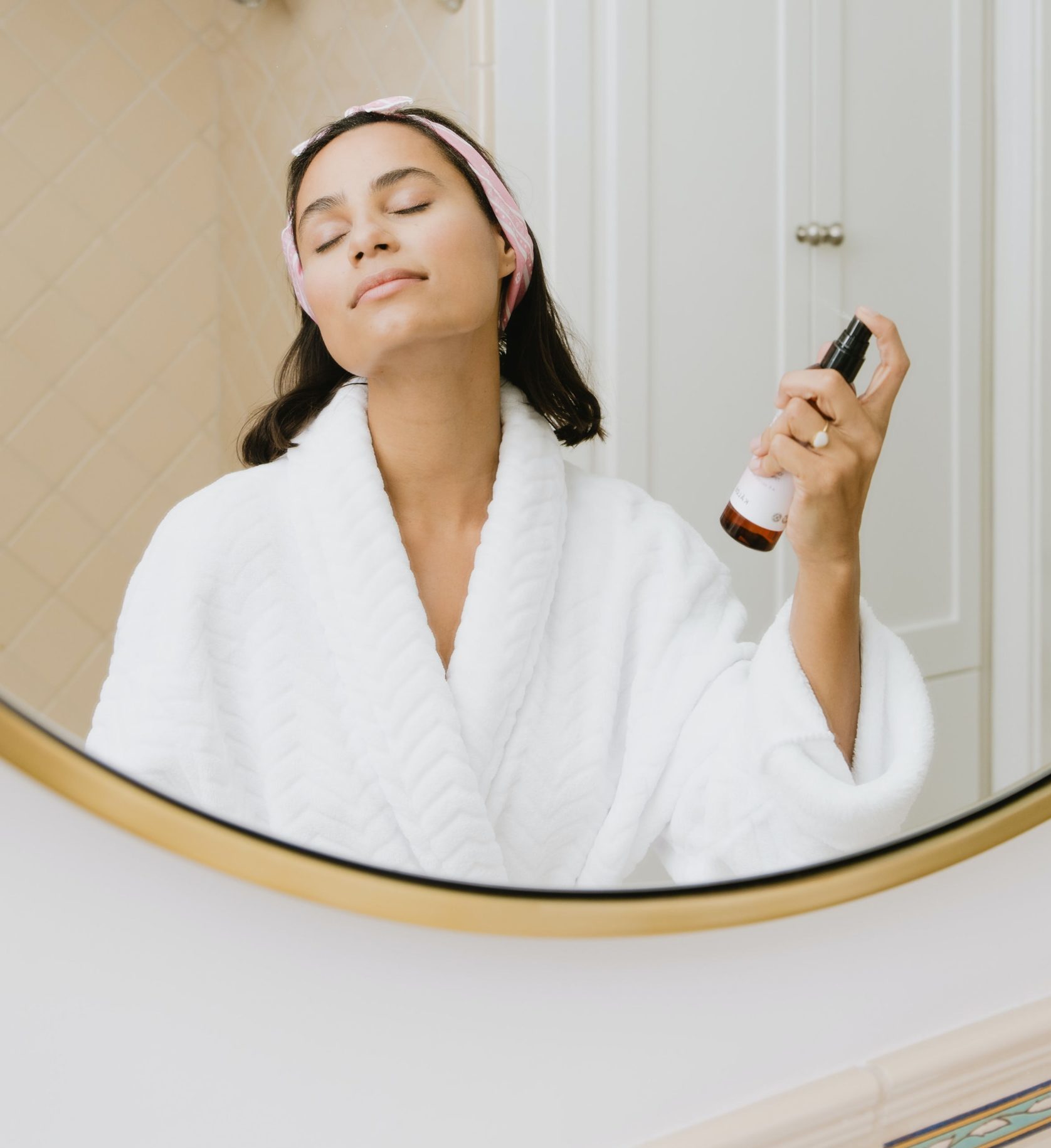 Should You Shower at Night or in the Morning? My Daily Magazine Art