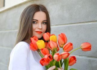 Orange Lipstick is Totally a Thing