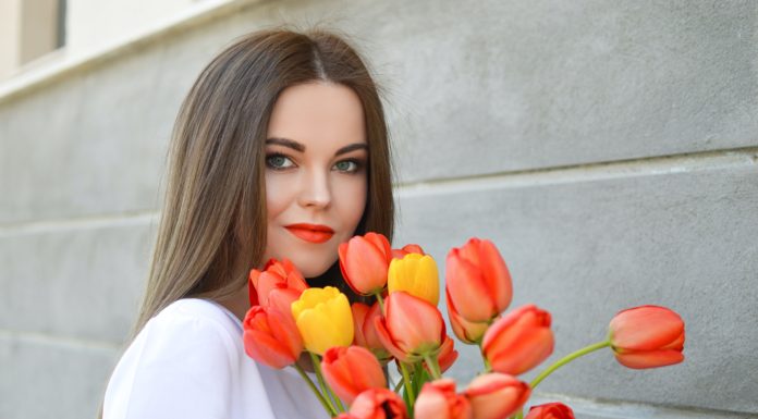 Orange Lipstick is Totally a Thing