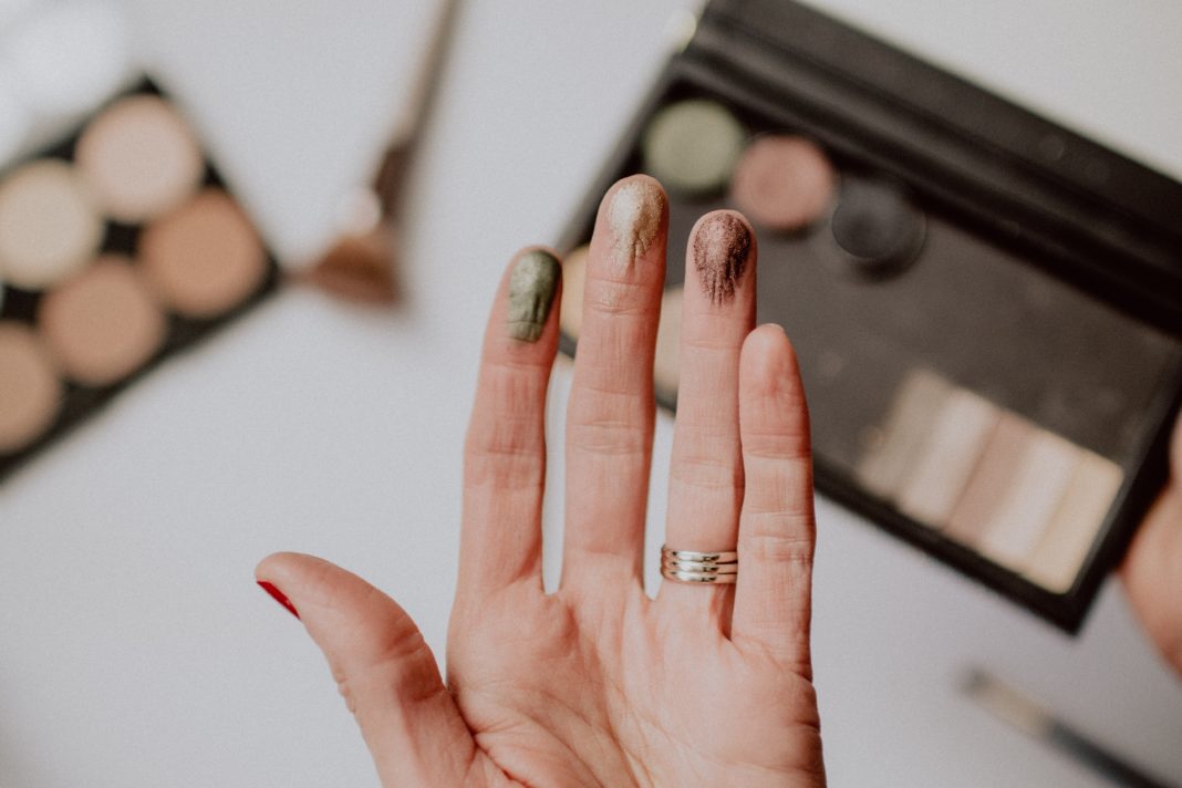 Tips for Applying Makeup with Shaky Hands - My Daily ...