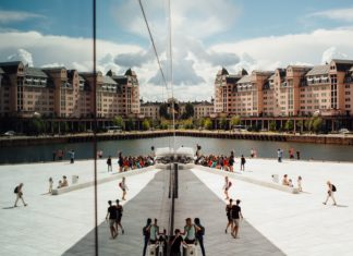Going Ice Skating This Winter? Keep These Social Distancing Tips in Mind