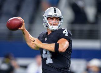 Raiders’ QB Derek Carr Suffers a “Pretty Significant” Injury