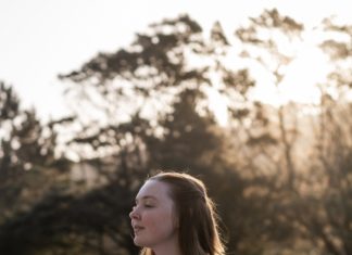 How to Tuck in a Bulky Sweater