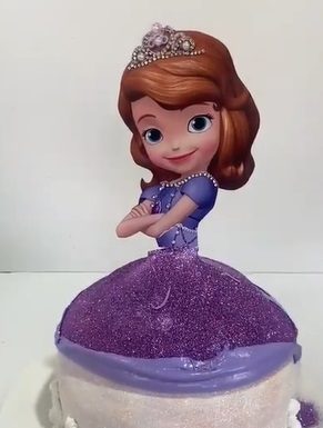 Nayane Capistrano is the Queen of Viral Tsunami Cakes